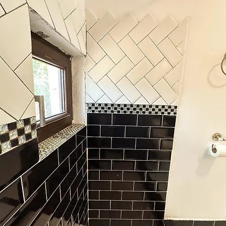 Hamilton Apartment *